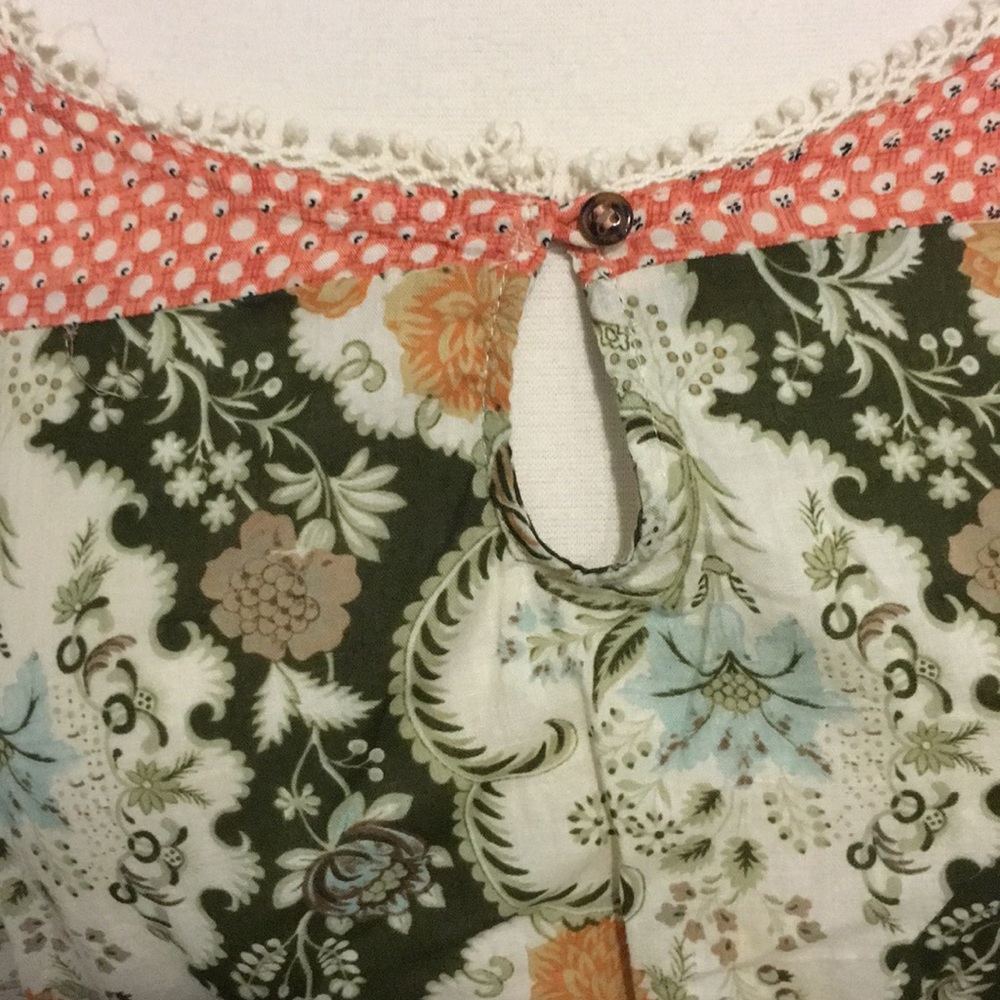 NEW Boutique Top - Picture 3 of 7